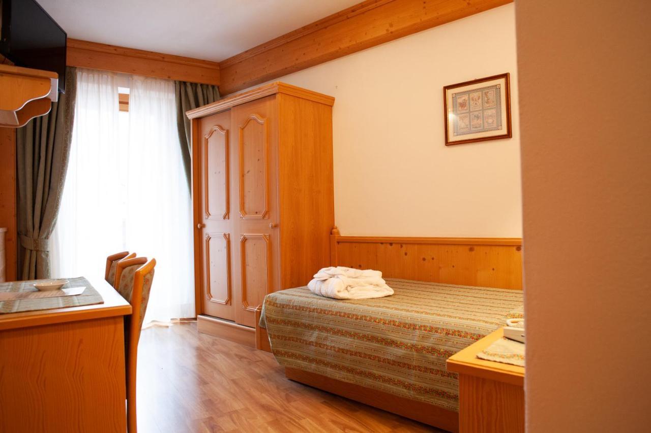 Hotel Posta Forni di Sopra Εξωτερικό φωτογραφία